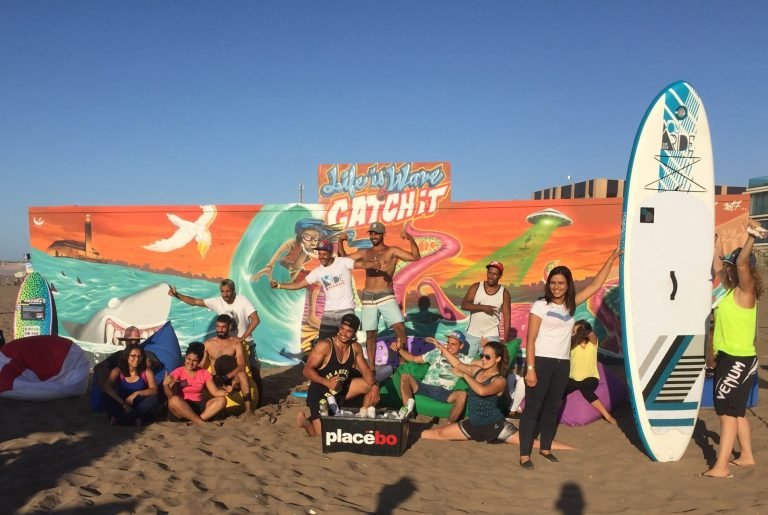 photo de groupe des participants au live-painting
