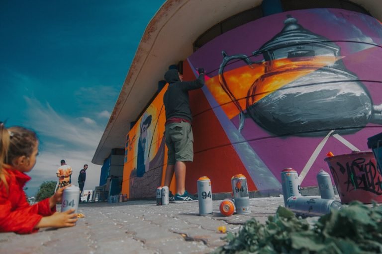 Placebo x CasaEvent : les douches de Ain Diab prennent des couleurs
