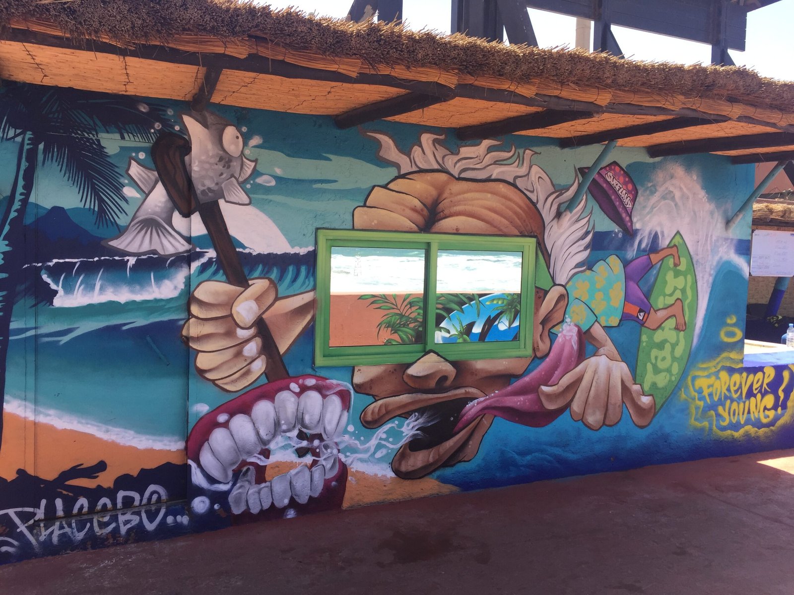 Une fresque inspirée par l’âme du surf à Tahiti Beach